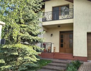 Maison 4 chambres à vendre dans Chinteni