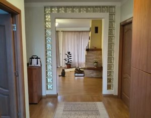 Maison 4 chambres à vendre dans Chinteni