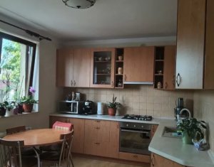 Maison 4 chambres à vendre dans Chinteni