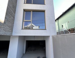 Maison 5 chambres à vendre dans Cluj-napoca, zone Andrei Muresanu