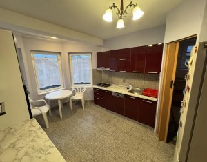 Maison 4 chambres à louer dans Cluj-napoca, zone Manastur