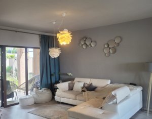 Maison 4 chambres à vendre dans Floresti