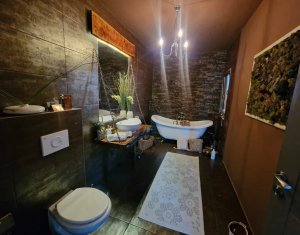 Maison 4 chambres à vendre dans Floresti