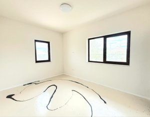 Maison 4 chambres à vendre dans Jucu De Mijloc