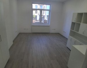 Spatiu birou, 3 camere, parcare, Centru, Cluj-Napoca