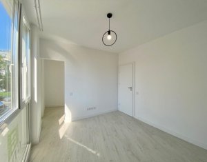 Birouri 64mp, parcare, zona piata Hermes Gheorgheni in imobil nou
