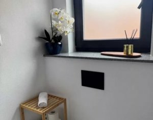 Apartament 2 camere pe strada Paris, zona 1 Mai