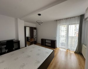 Apartament de inchiriat, 3 camere, loc de parcare, Zona Closca 