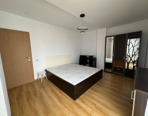 Apartament de inchiriat, 3 camere, loc de parcare, Zona Closca 