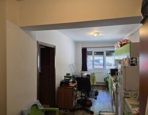 De vanzare apartament cu 2 camere Edgar Quinet