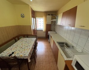 Apartament 3 camere, strada Prof.Ciortea, imobil izolat termic, acoperis tabla !
