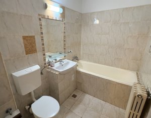 Apartament 3 camere, strada Prof.Ciortea, imobil izolat termic, acoperis tabla !