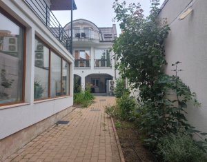 Apartment 4 rooms for rent in Cluj-napoca, zone Centru