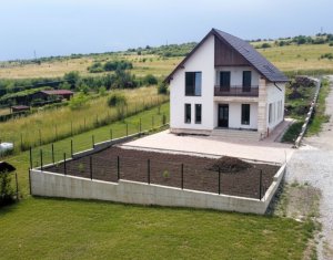 Casa individuala P+E+M pe teren 900mp, view si liniste in Salicea
