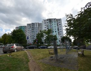 Apartament cu 2 camere decomandat, etaj 1, Manastur, zona buna