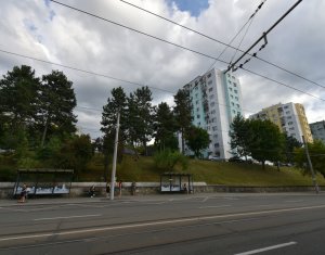 Apartament cu 2 camere decomandat, etaj 1, Manastur, zona buna