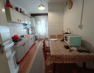 Lakás 4 szobák eladó on Cluj-napoca, Zóna Manastur