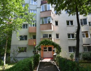 Apartament cu 2 camere decomandat langa baza sportiva, priveliste frumoasa