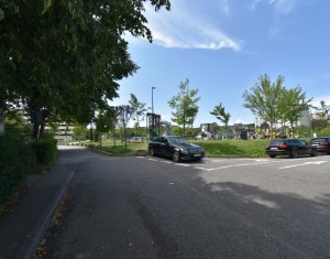 Apartament cu 2 camere decomandat langa baza sportiva, priveliste frumoasa