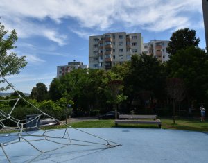 Apartament cu 2 camere decomandat langa baza sportiva, priveliste frumoasa
