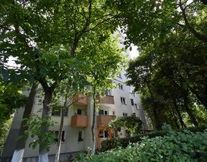 Apartament cu 2 camere decomandat langa baza sportiva, priveliste frumoasa