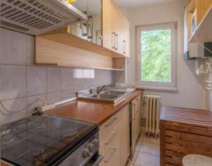 Vanzare apartament cu 3 camere str Fantanele
