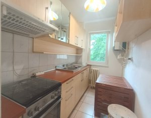 Vanzare apartament cu 3 camere str Fantanele
