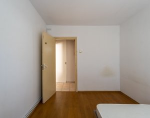 Vanzare apartament cu 3 camere str Fantanele