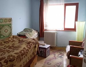  3 camere decomandate, 2 bai, balcon, zona Flora, Manastur