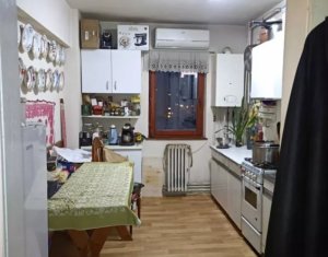  3 camere decomandate, 2 bai, balcon, zona Flora, Manastur