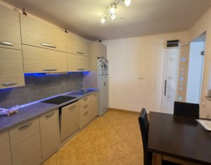 Casă spațioasă cu 4 dormitoare, 2 garaje | Cartier Buna Ziua, zona Hotel Athos