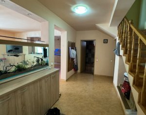Casă spațioasă cu 4 dormitoare, 2 garaje | Cartier Buna Ziua, zona Hotel Athos