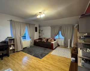 Casă spațioasă cu 4 dormitoare, 2 garaje | Cartier Buna Ziua, zona Hotel Athos