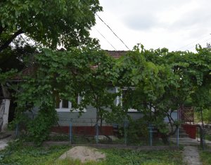 Casa cu utilitati, acces de pe asfalt in Dabaca-Cluj langa cetate