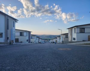 House 4 rooms for sale in Dezmir
