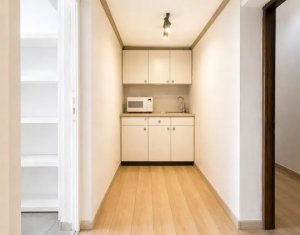 Spatiu comercial ,doua sali de desfacere,  depozit, birou, Str.Fabricii