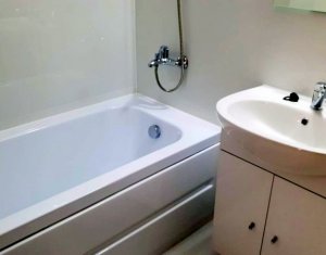 Apartment 3 rooms for rent in Floresti