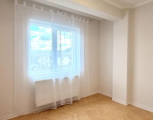 Apartment 3 rooms for sale in Floresti