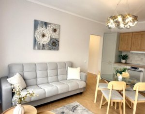 Apartment 3 rooms for sale in Floresti