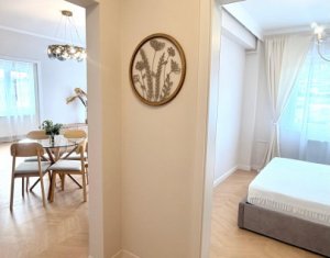 Apartment 3 rooms for sale in Floresti