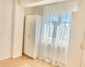 Apartment 3 rooms for sale in Floresti