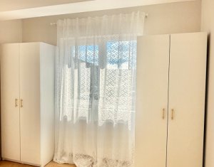Apartment 3 rooms for sale in Floresti