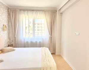 Apartment 3 rooms for sale in Floresti