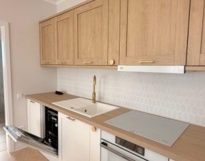 Apartment 3 rooms for sale in Floresti