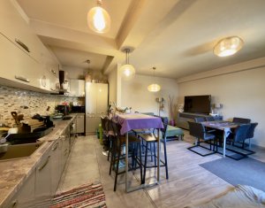 Casă individuală cu potențial rezidențial/comercial – Zona Platinia