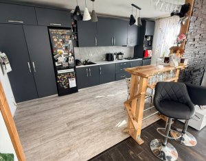 Apartment 3 rooms for sale in Floresti