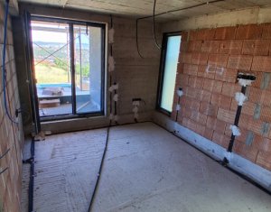 Casa spatioasa, compartimentata eficient, Dambul Rotund