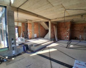 Casa spatioasa, compartimentata eficient, Dambul Rotund
