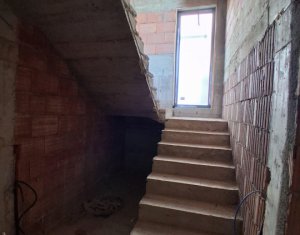 Casa spatioasa, compartimentata eficient, Dambul Rotund
