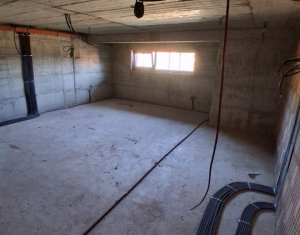 Casa spatioasa, compartimentata eficient, Dambul Rotund